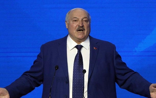 Лукашенко помилував 16 в’язнів до дня незалежності