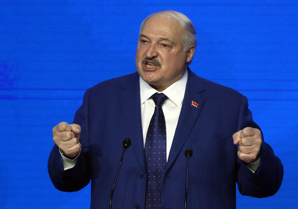 Новини світу - Лукашенко використовує мігрантів для тиску на ЄС - СЗР