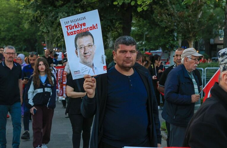 Мер Стамбула отримав тюремний вирок