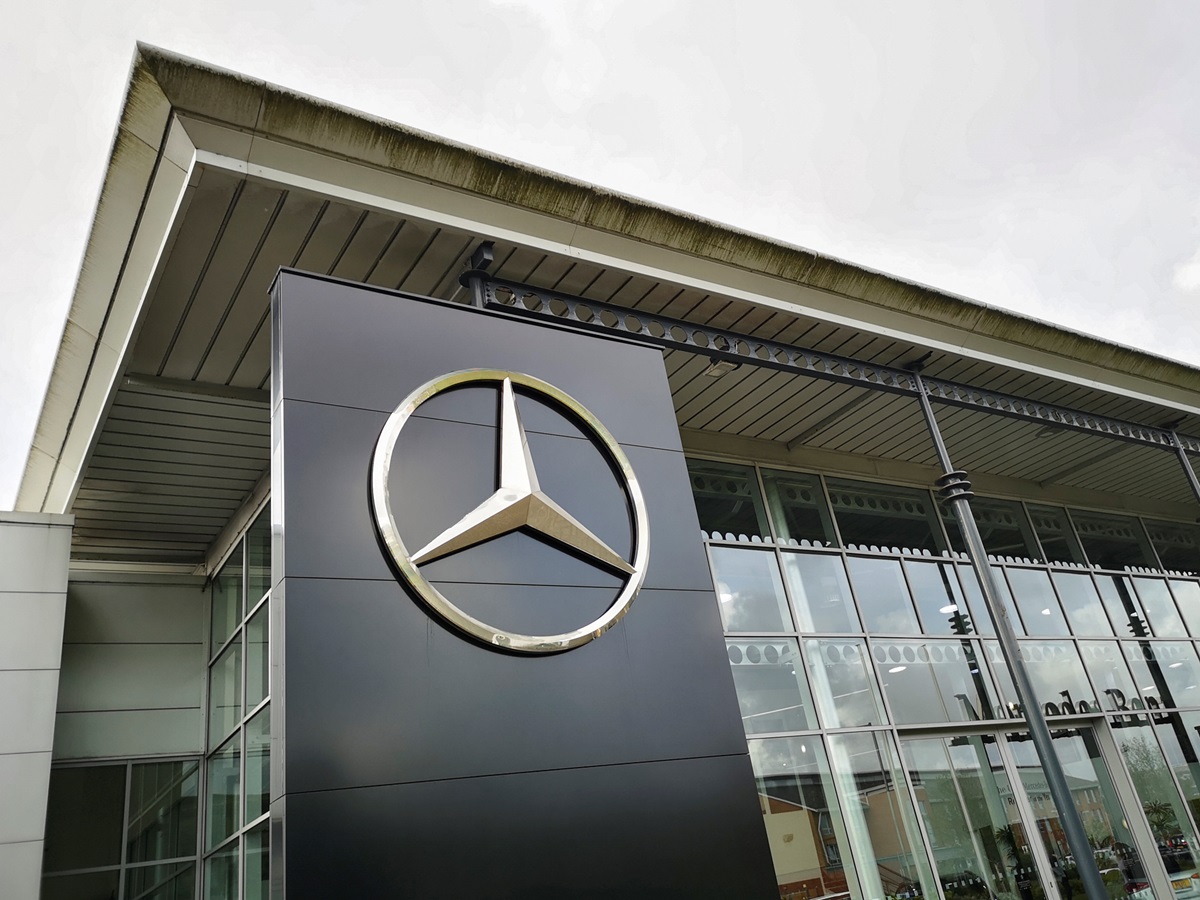 Новини бізнесу - Mercedes втратив понад половину прибутку з початку року