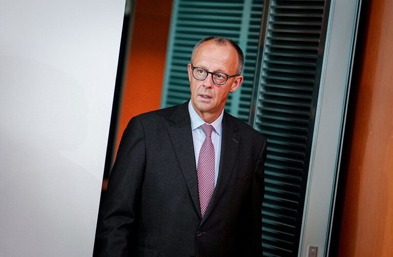 Мерц пов’язав дзвінки Путіну з ударами по Україні