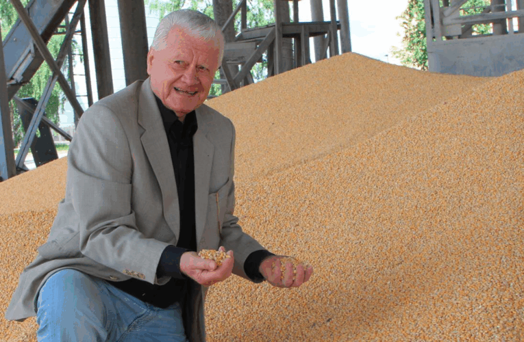 На Чернігівщині помер аграрій, який за життя збудував собі мавзолей