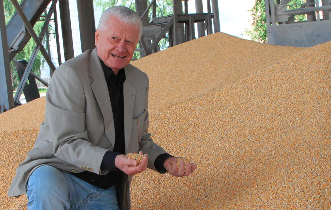 Новини України - На Чернігівщині помер аграрій, який за життя збудував собі мавзолей