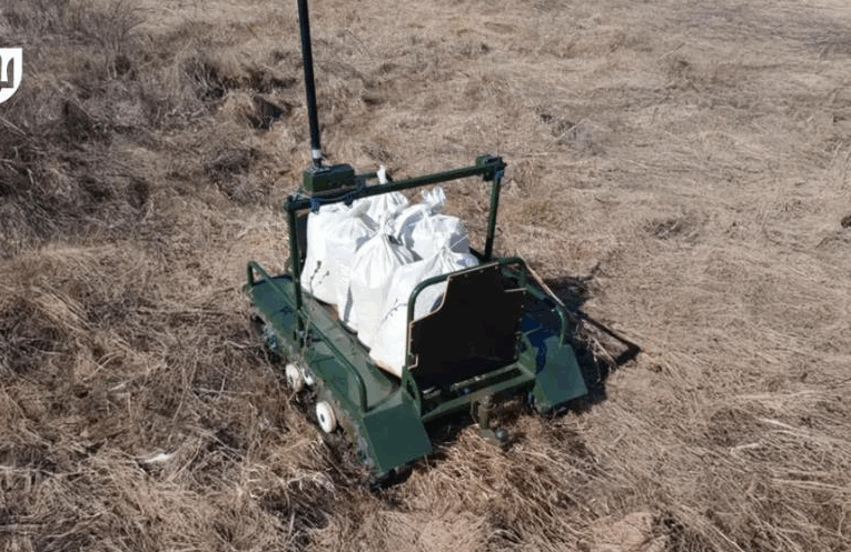 На допомогу ЗСУ допустили гусеничний робот Лютік