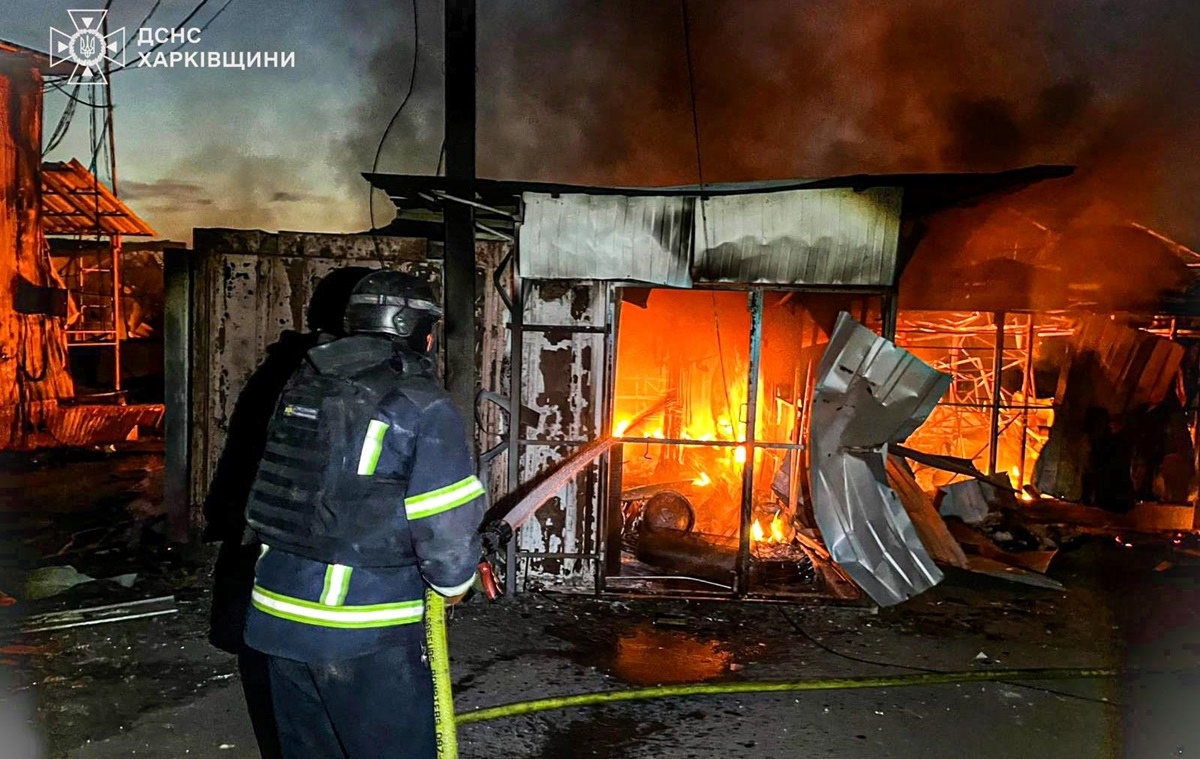 Новини України - На Харківщині загорівся ринок через атаку дронів