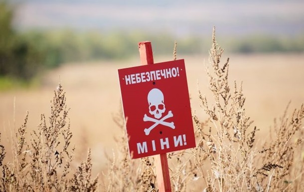 На Херсонщині троє волонтерів підірвались на російській міні