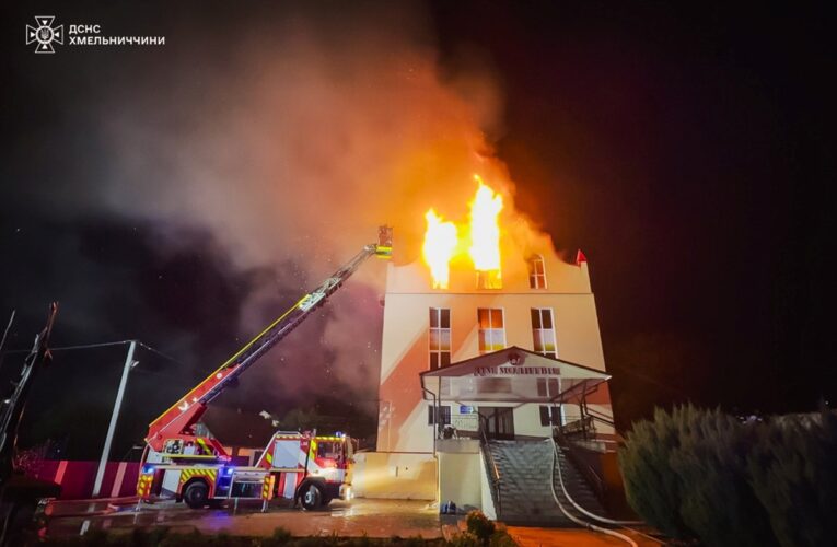 На Хмельниччині блискавка влучила в Дім молитви