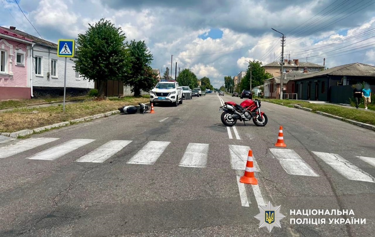 Новини України - На Київщині бабця-пілот мопеду збила мотоцикліста