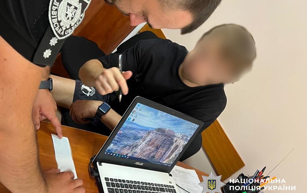 Новини України - На Львівщині батько вчергове посадив за кермо 8-річну доньку