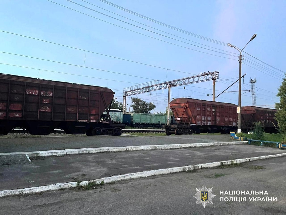 Новини України - На Рівненщині підліток отримав удар струмом у 27 тисяч вольт на вагоні