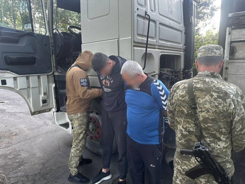 Новини України - На Рівненщині прикордонники виявили порушника у фурі під ліжком
