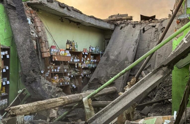 На Сумщині БПЛА атакували магазин, є постраждала