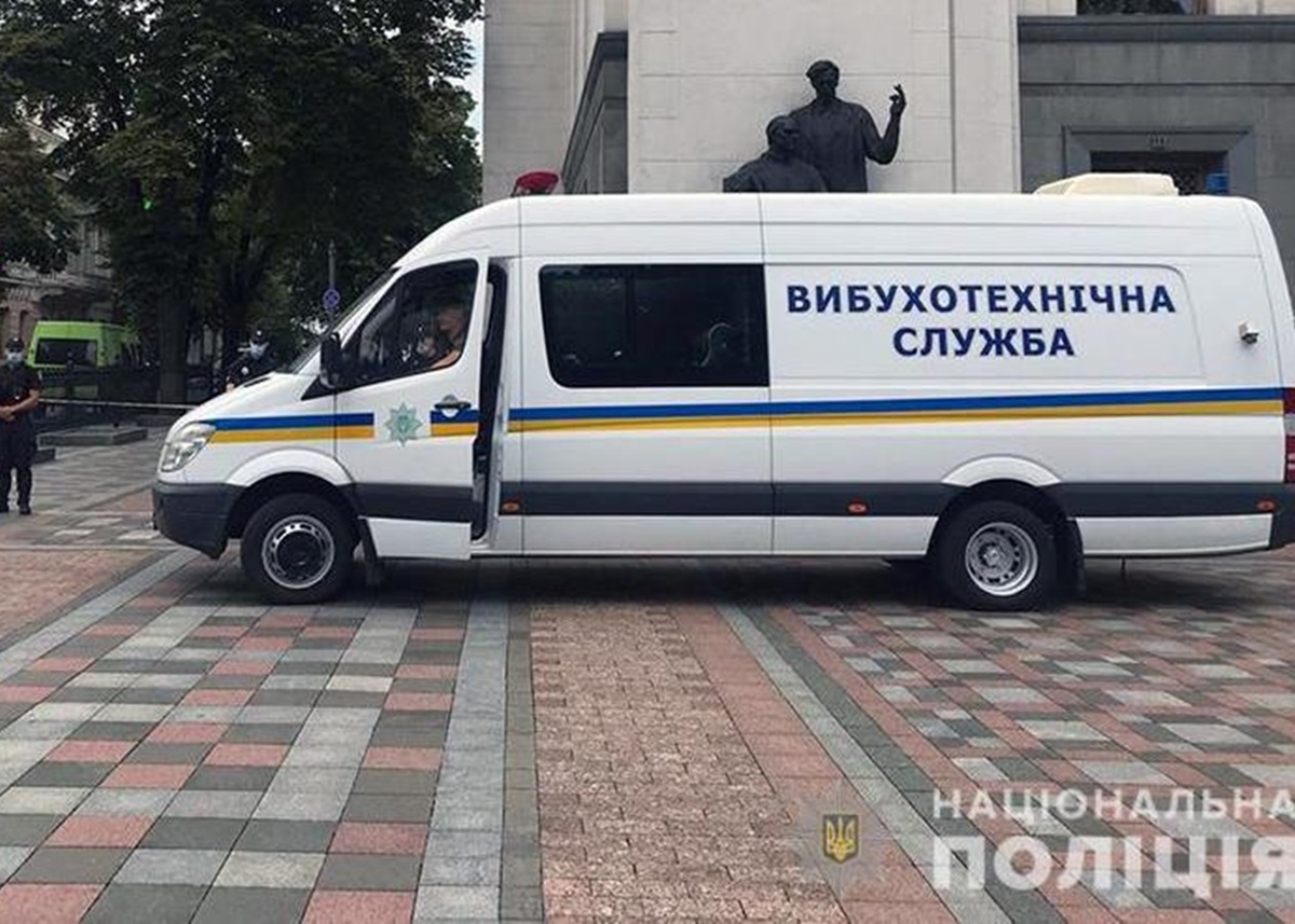 Новини України - На Сумщині дитина і рятувальник загинули від вибухів небезпечних предметів