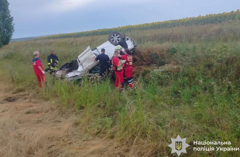 На трасі Київ – Одеса перекинувся Lexus: загинула 29-річна водійка