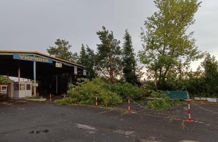 На Закарпатті через негоду закрили пункт пропуску