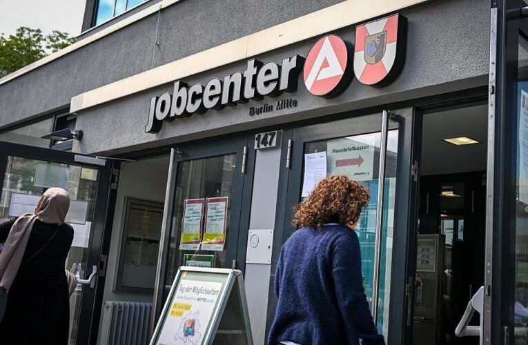 Німеччина втратила лідерство в ЄС за кількістю заявок на притулок