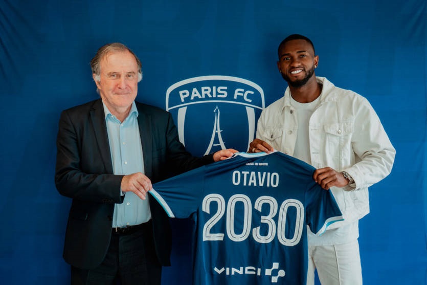 Новини спорту - Новачок Ліги 1 побив трансферний рекорд, підписавши захисника Порту