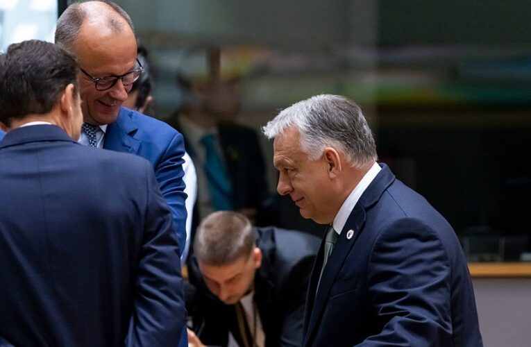 Орбан допустив можливість виходу Угорщини з ЄС