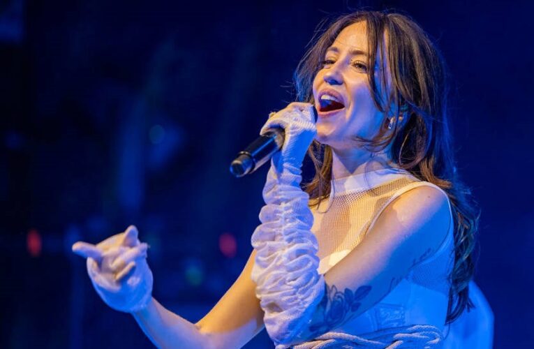 Перед реваншем Усик-Дюбуа прозвучав гімн України у виконанні Дорофєєвої