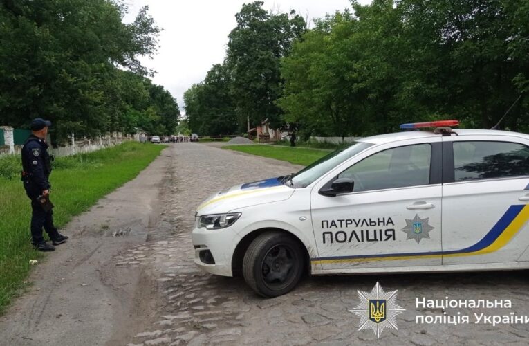 Підозрюваний у вбивстві застрелився під час перемовин з поліціє