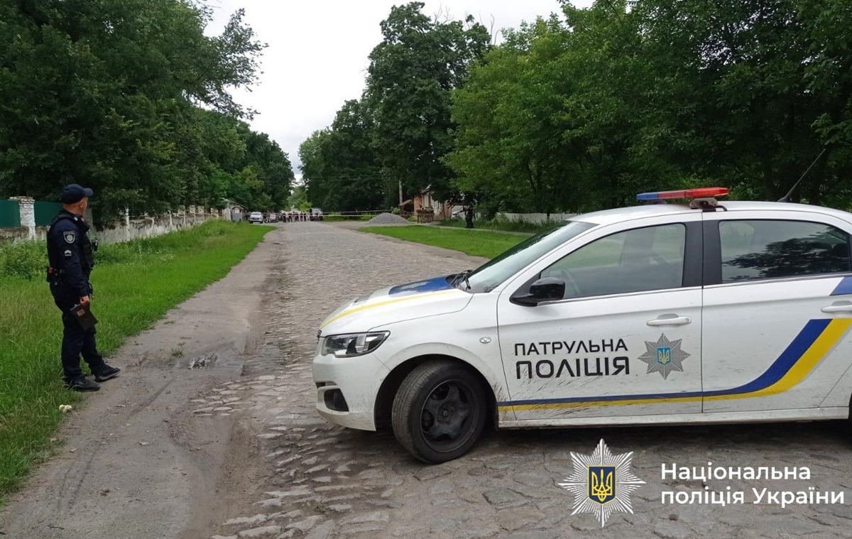 Новини України - Підозрюваний у вбивстві застрелився під час перемовин з поліцією