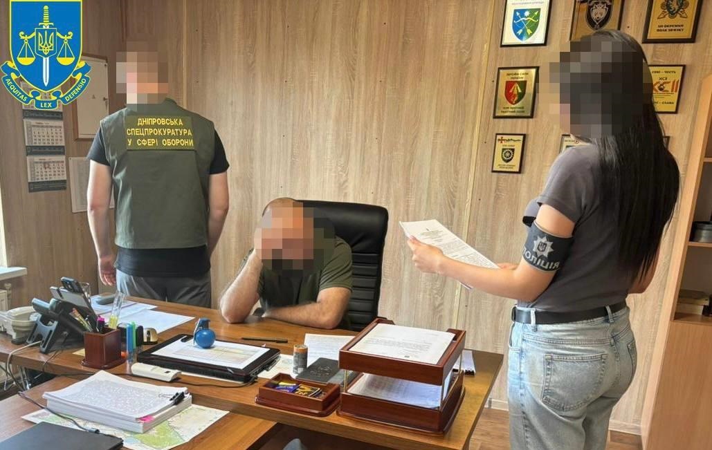 Новини України - Підполковник ЗСУ отримав підозру через незаконні виплати