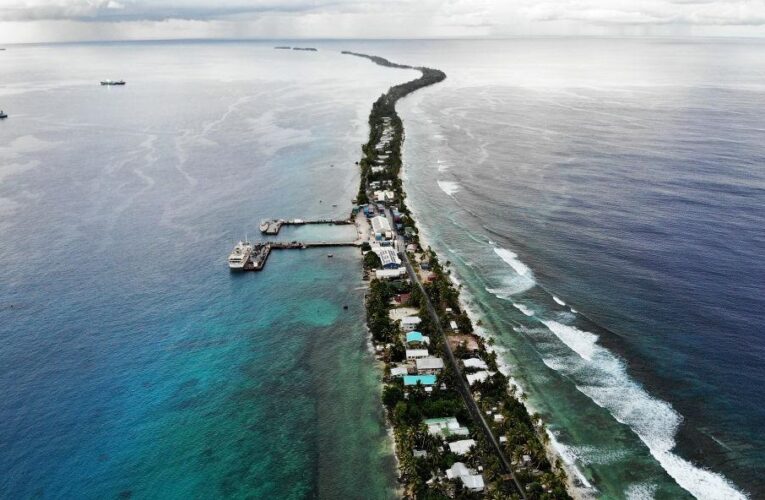 Половина населення Тувалу вирішила мігрувати в Австралію