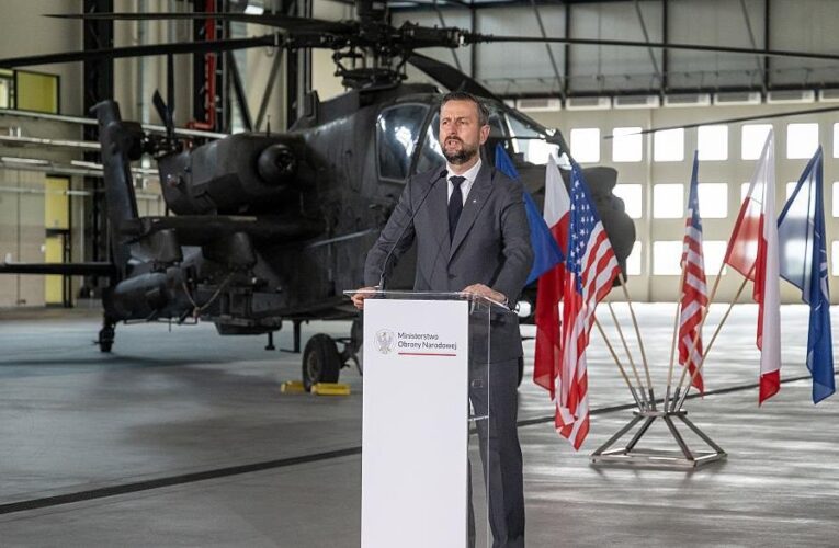 Польща відреагувала на зупинку поставок зброї США