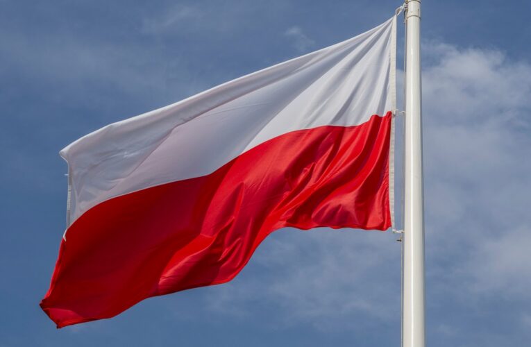 Польща закликала громадян виїхати з Росії