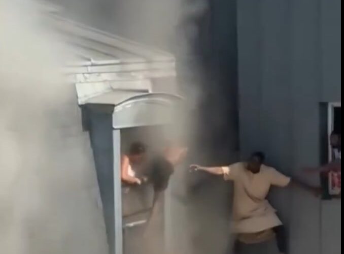 Порятунок з вогню у Парижі прославив іноземця