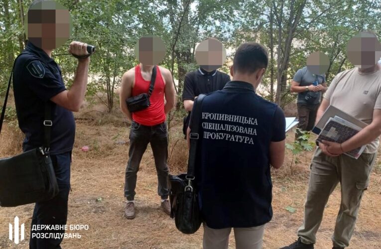 Посадовець ТЦК знімав з розшуку ухилянтів за $1 тис.