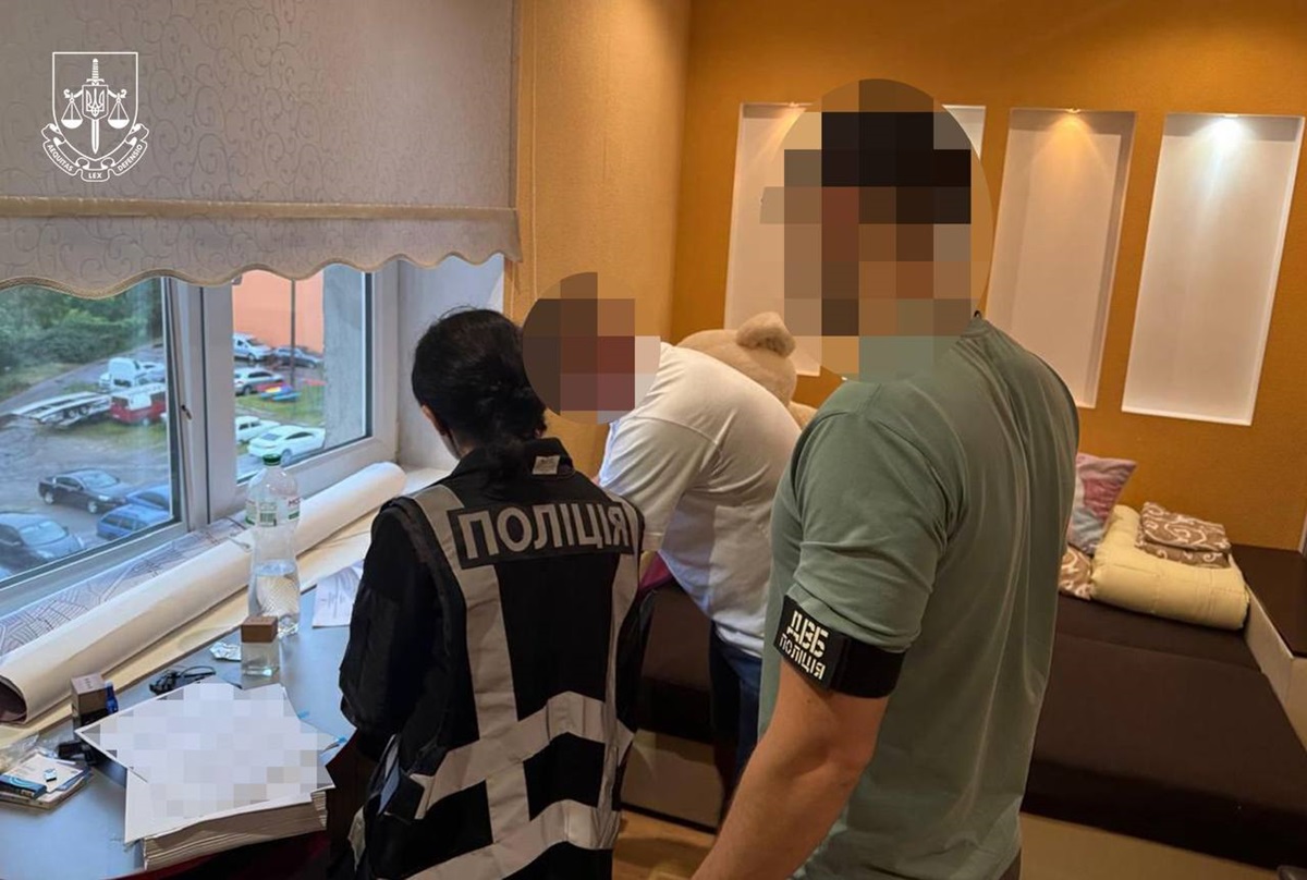 Новини України - Правоохоронці викрили схему фальшивих довідок для ухилянтів