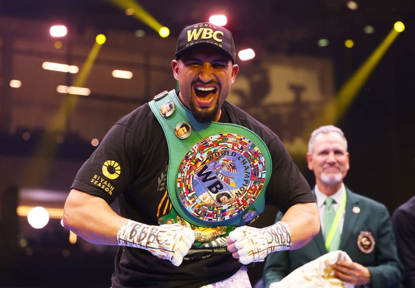 Новини спорту - Представник Кабаєла розкрив можливу дату бою з Усиком