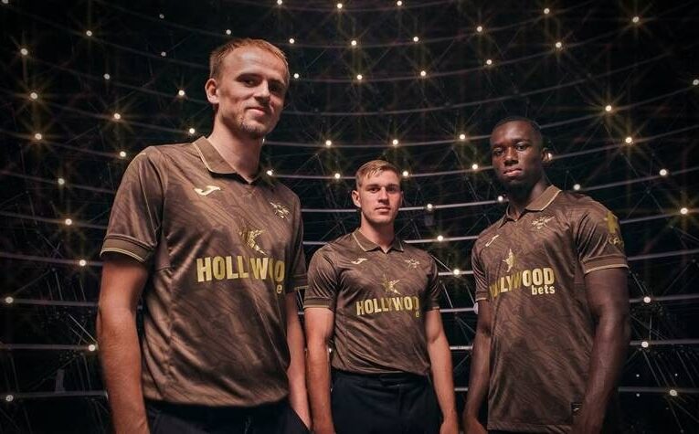 Презентація нової форми Брентфорда з Ярмолюком