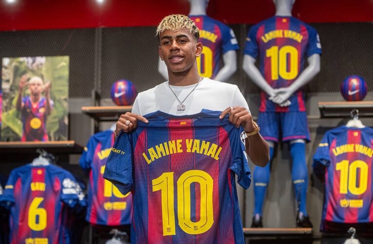 Продажі нових футболок Ямаля принесли Барселоні рекордний прибуток
