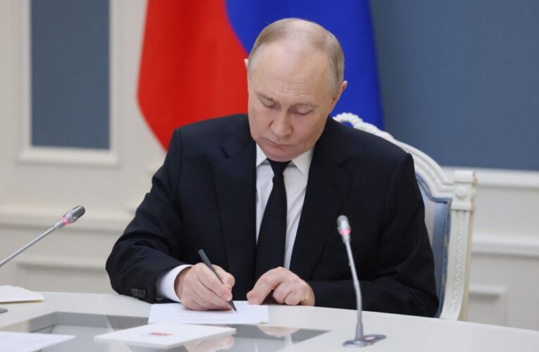 Путін офіційно дозволив найманців в російській армії