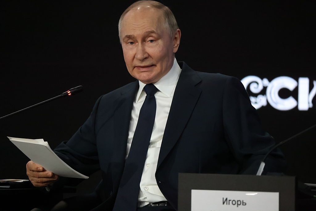 Новини світу - Рейтинг Путіна впав до мінімуму з 2022-го