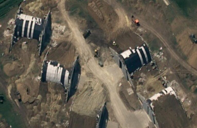 РФ будує укриття на аеродромах: розвідка Британії показала знімки