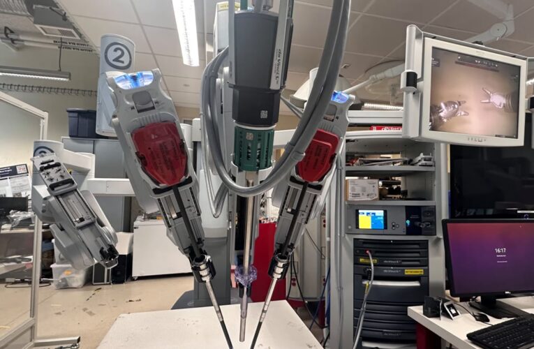 Роботи-хірурги самостійно провели операції