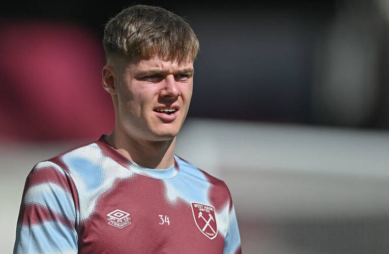 Рома побачила нападника в англійському чемпіонаті, хоче його орендувати