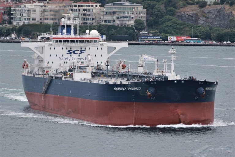 Новини світу - Росія зареєструвала тіньовий танкер на країну без виходу до моря - ЗМІ