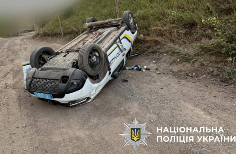 Росіяни дроном вдарили по авто поліції на Харківщині