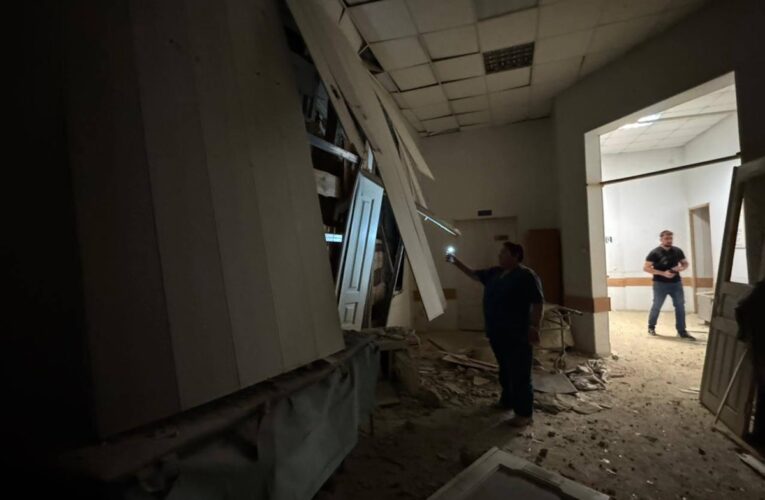 Росіяни обстріляли лікарню в Херсоні: є поранені