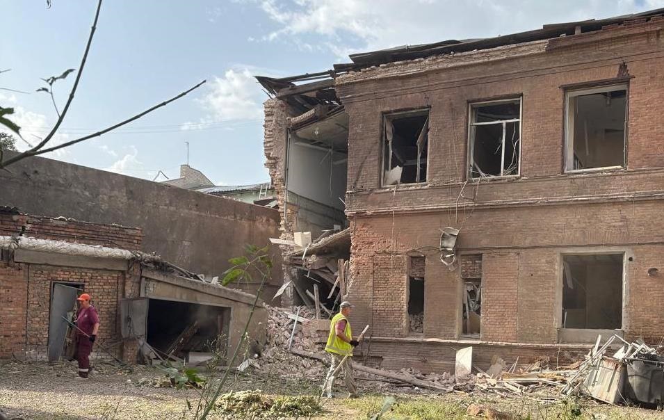 Новини України - Росіяни пошкодили три медзаклади на Харківщині