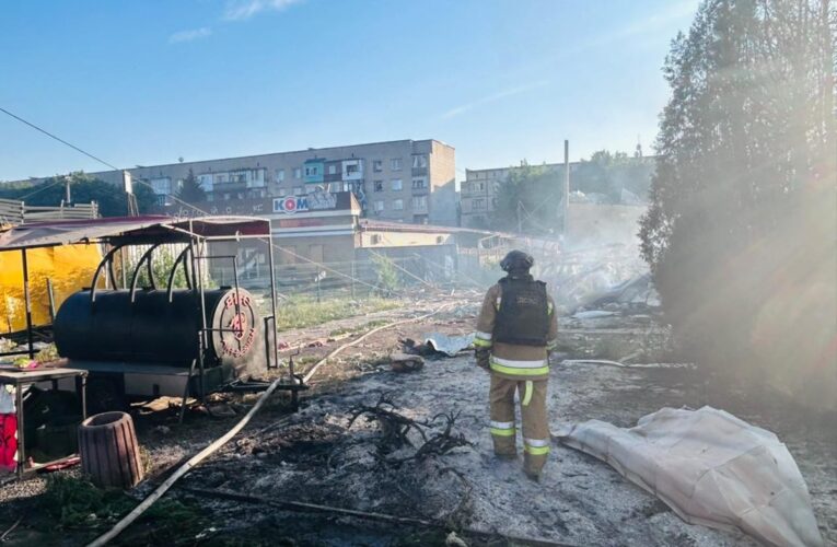 Росіяни скинули ФАБ-500 на Добропілля: Зеленський відреагував