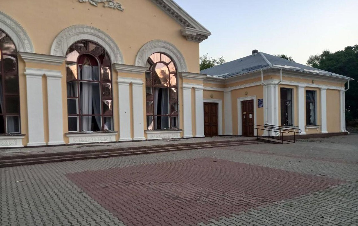 Новини України - Російські дрони пошкодили філармонію у Кропивницькому