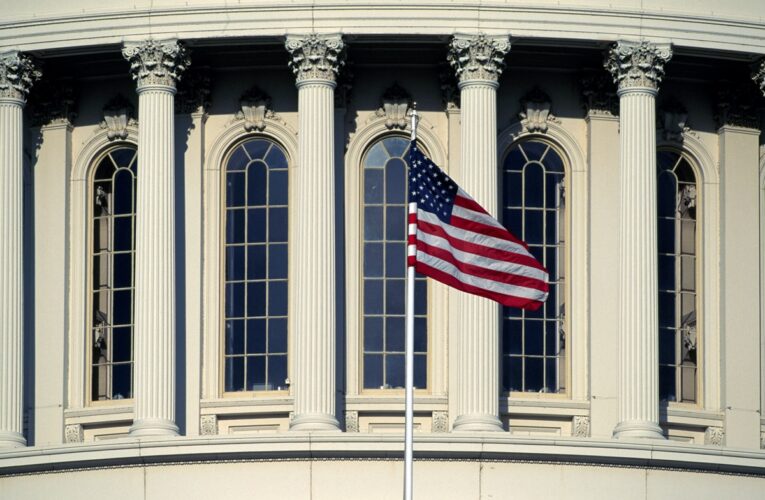 Сенатори починають розслідування паузи у санкціях проти Росії