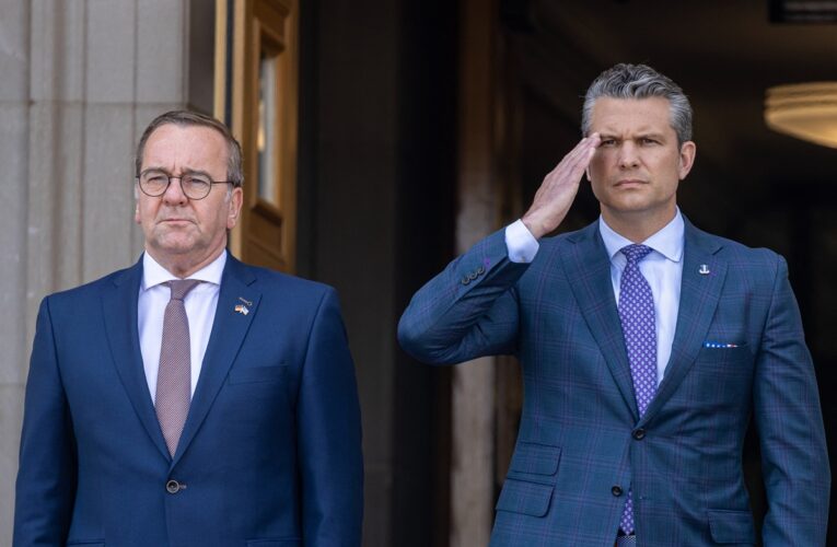 “Швидко і без шуму”: Пісторіус домовляється зі США про Patriot для України