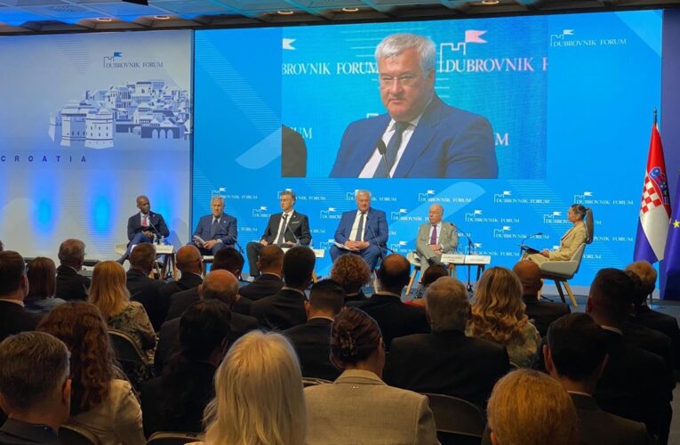 Сибіга назвав елементи рецепту завершення війни