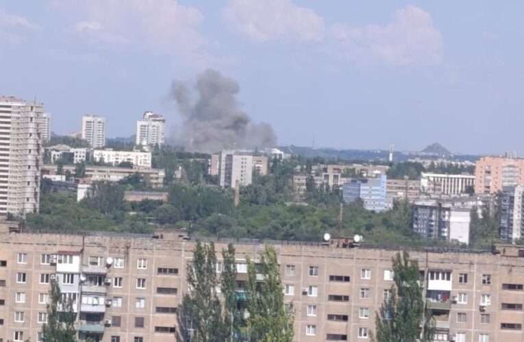 Соцмережі заявили про “приліт” в центрі Донецька